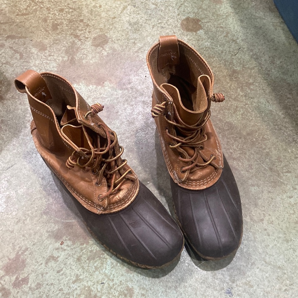 Mens size 10 well loved bean boot.